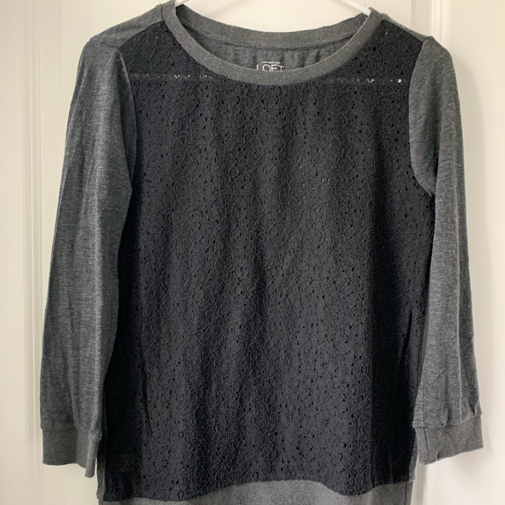 Quarter length sleeve top